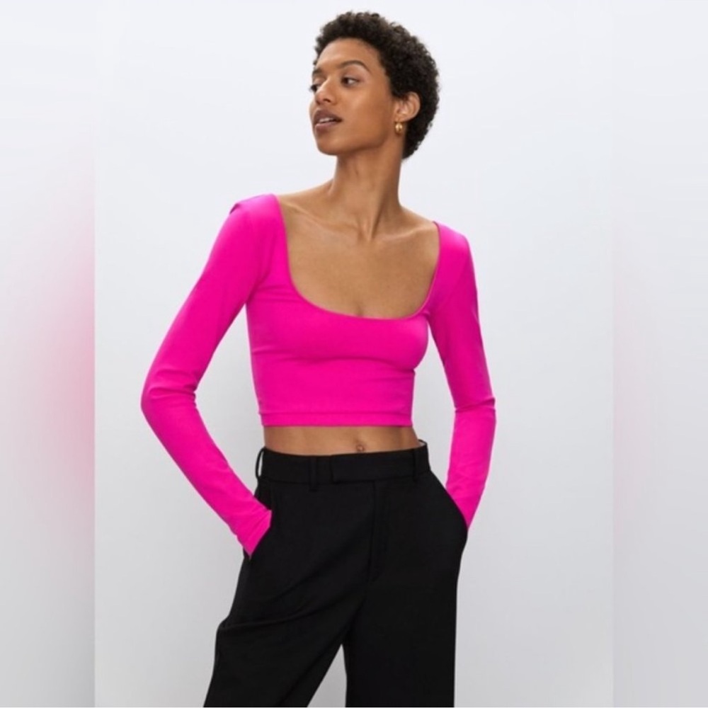 Aritzia Babaton Seamless Didot Cropped Long Sleeve Top Neon Fuchsia Pink